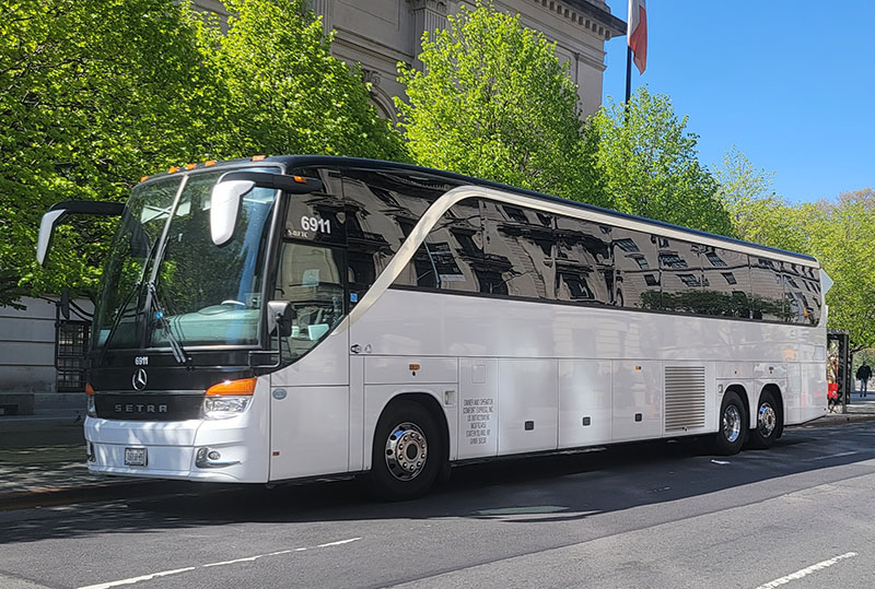 Travel Smarter in the City with New York Charter Bus&nbsp;Rental